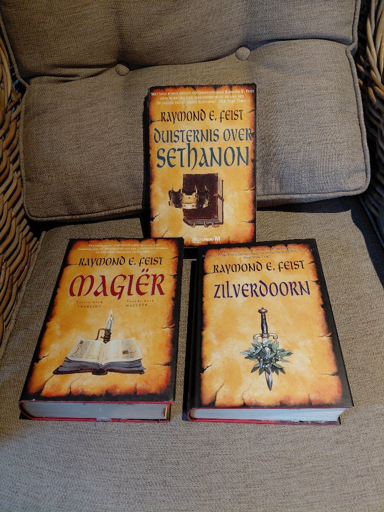 raymond E feist, Boeken, Ophalen of Verzenden, Gelezen
