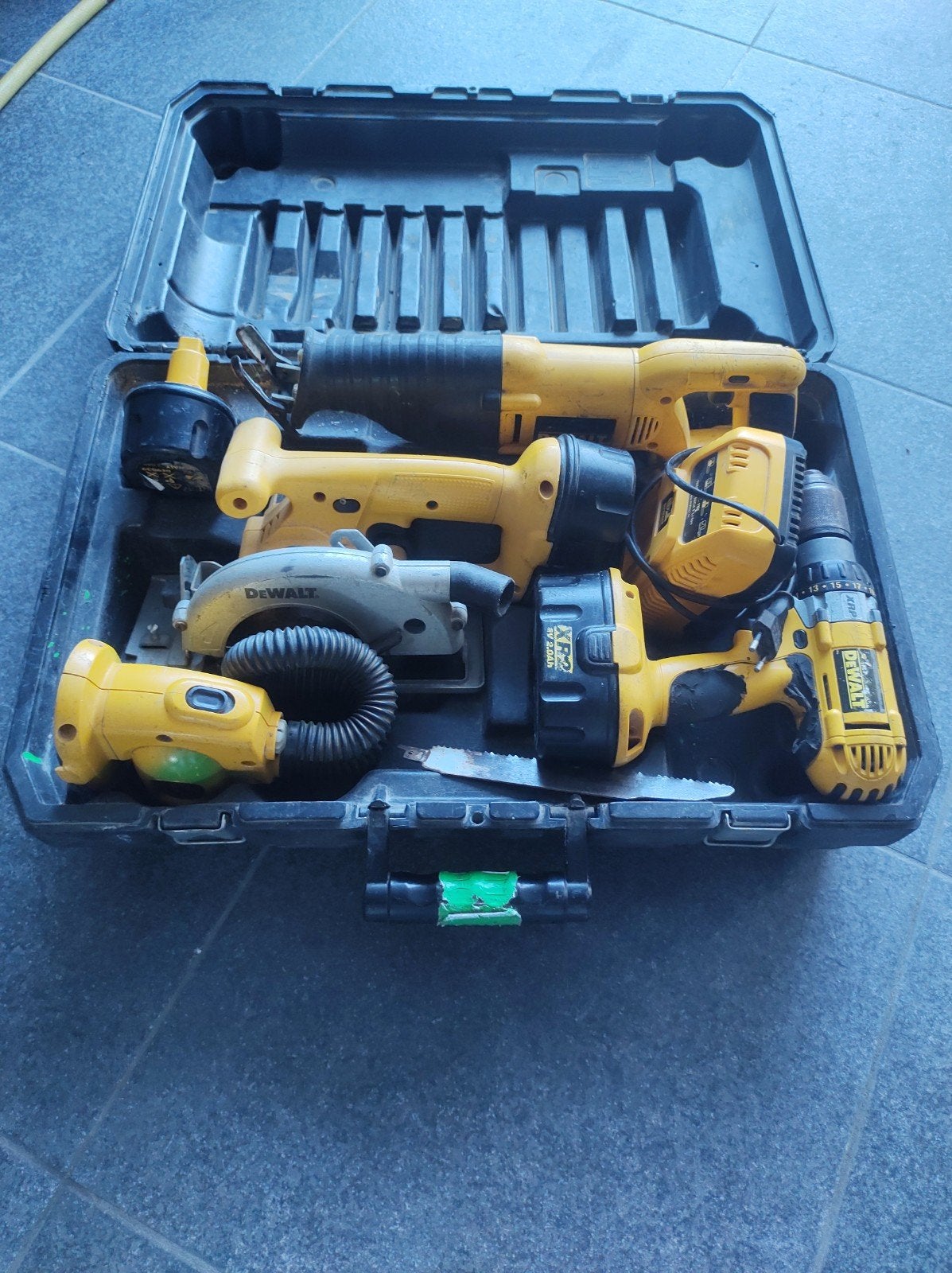 Dewalt - 4 machines met kist en batterijen (Goed lezen!!), Doe-het-zelf en Bouw, Ophalen, Gebruikt