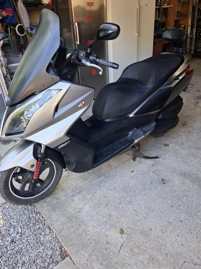 Kymco125 op een scooter
