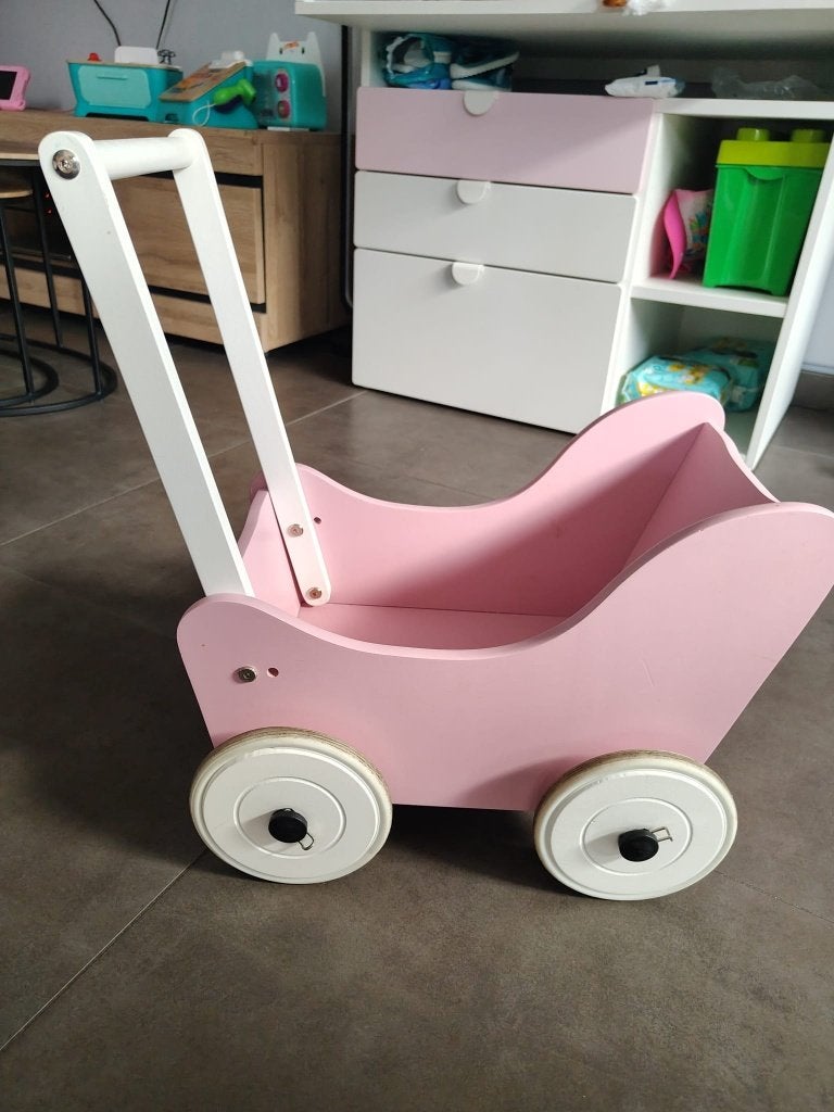 Houten poppenwagen, Ophalen