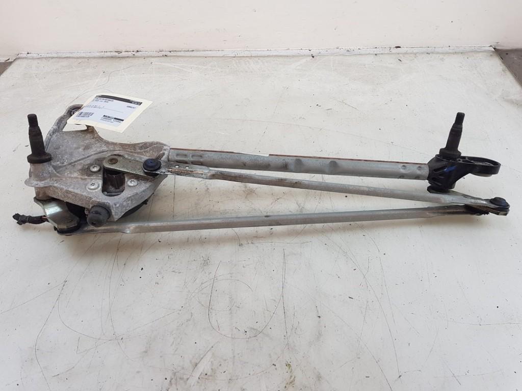 RUITENWISSER MECH + MOTOR Ford Focus 4 Wagon, Robert Bosch AG, Gebruikt, Ford, Robert-Bosch-Allee 1
74232  Abstatt, DE