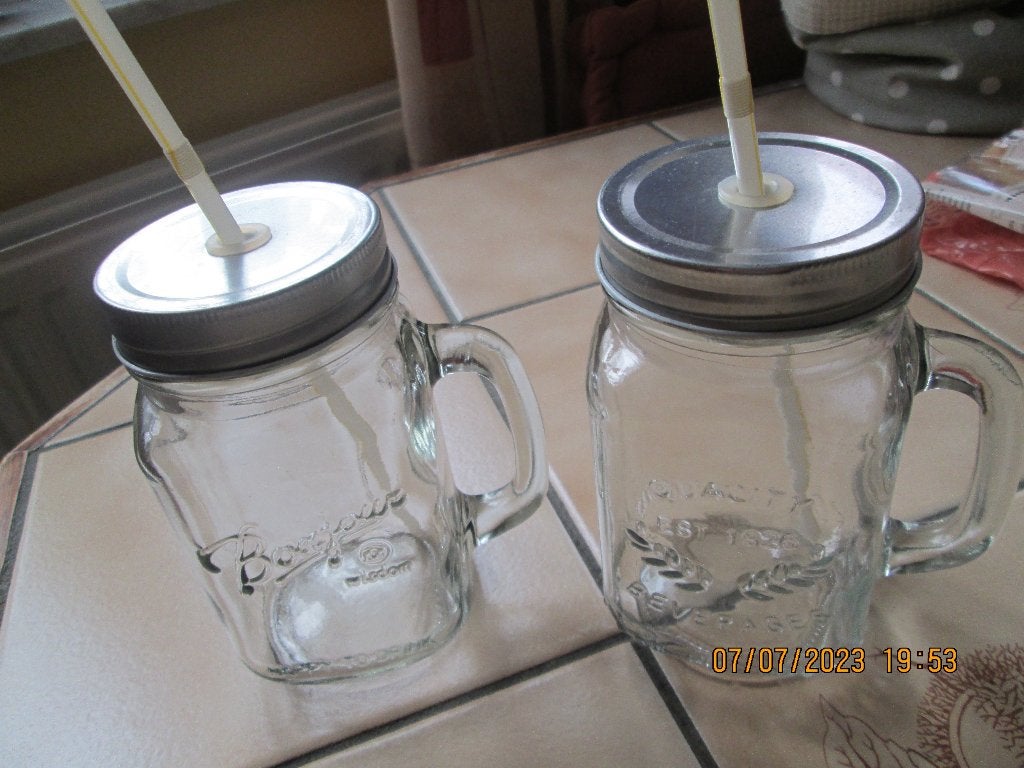 Verres (2) avec couvercle et paille, avec anses, Uni, Verre ou Verres, Comme neuf, Verre