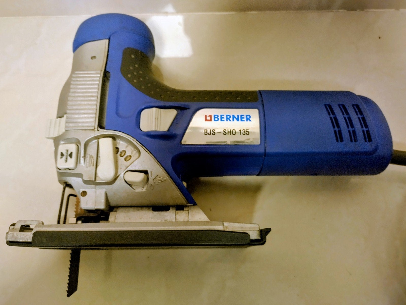 BERNER BJS-SHO 135 professionele decoupeerzaag, Ophalen of Verzenden, Gebruikt
