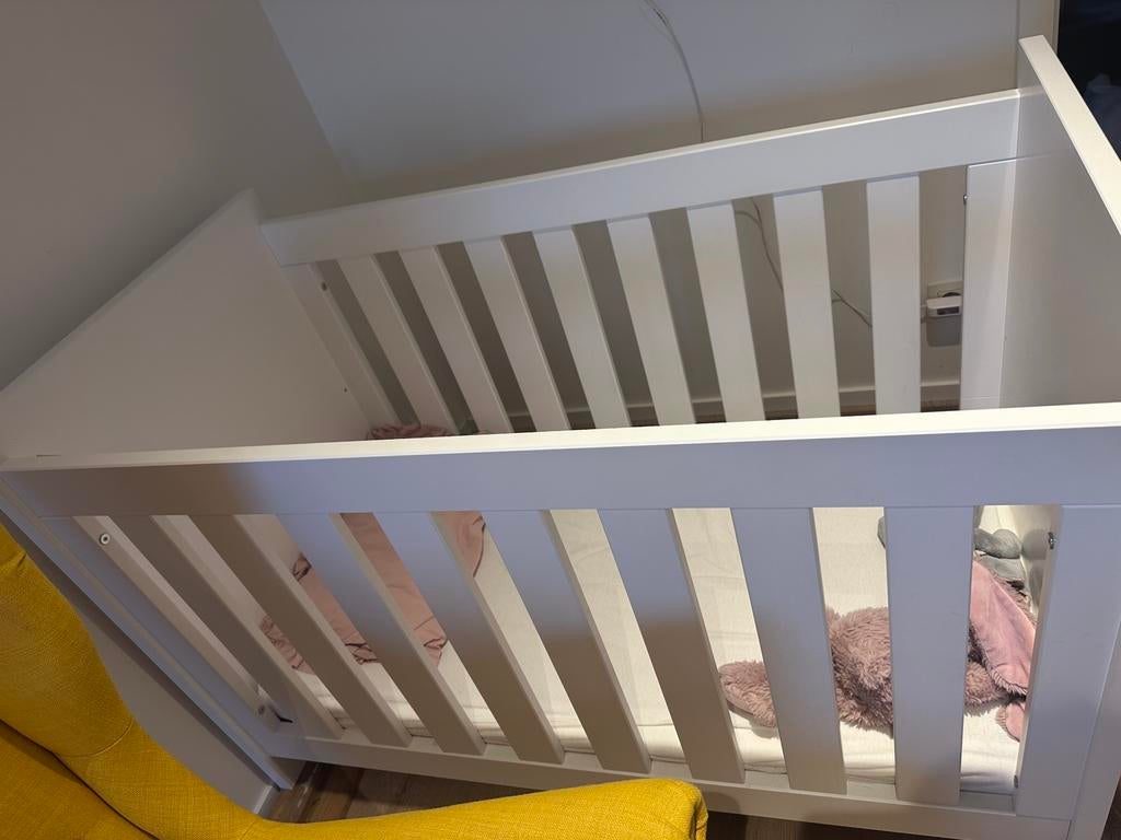 Baby bed Bopita, Kinderen en Baby's, Kinderkamer | Complete kinderkamers, Ophalen of Verzenden, Zo goed als nieuw