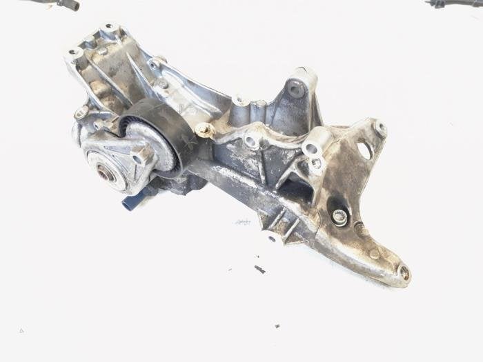 Boîtier filtre à huile d'un Audi A4, Autos : Pièces & Accessoires, -, 3 mois de garantie, Audi, Utilisé
