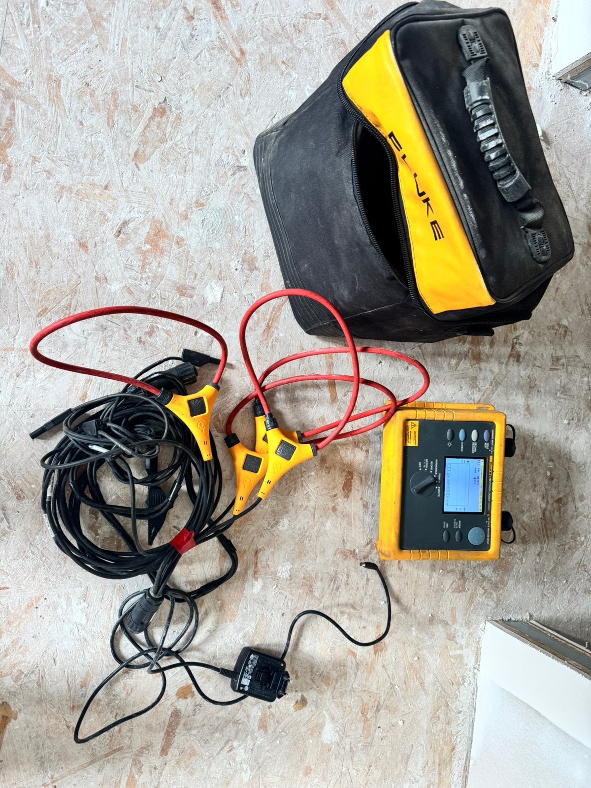 Fluke 1735 Power Logger – Analyseur réseau triphasé + pinces, Enlèvement, Comme neuf