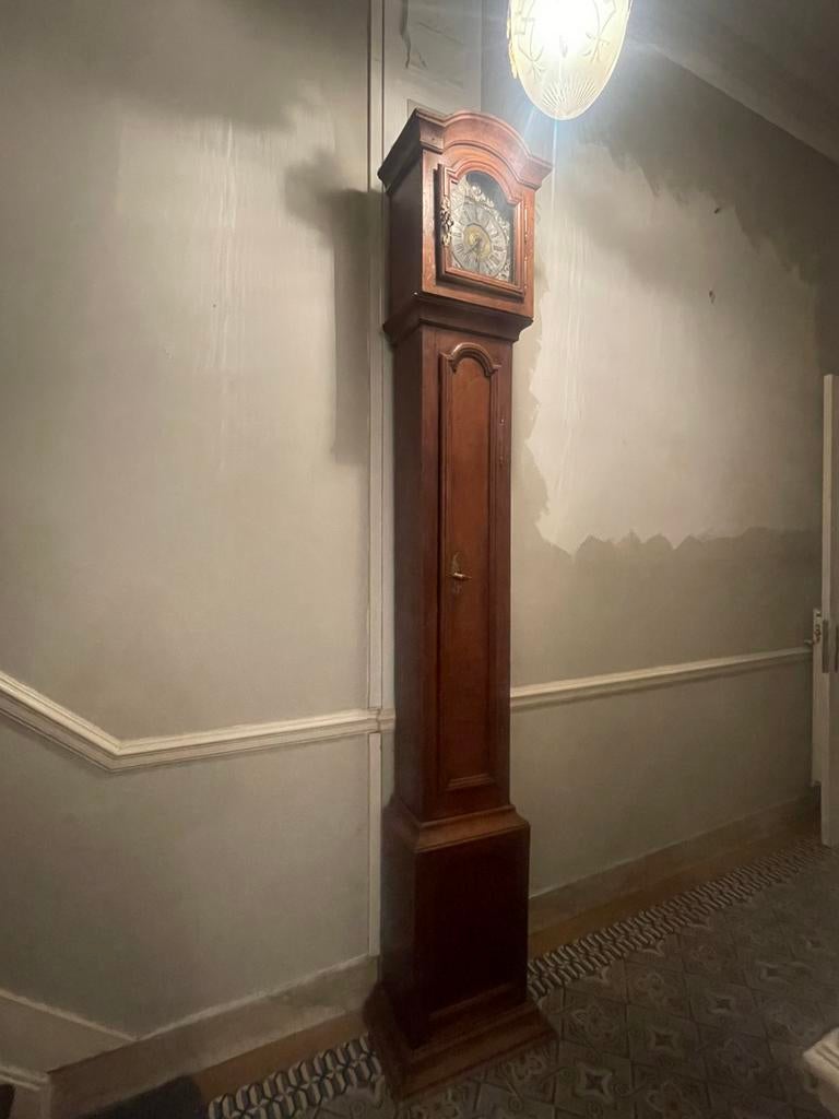 Horloge ancienne en bois, Enlèvement