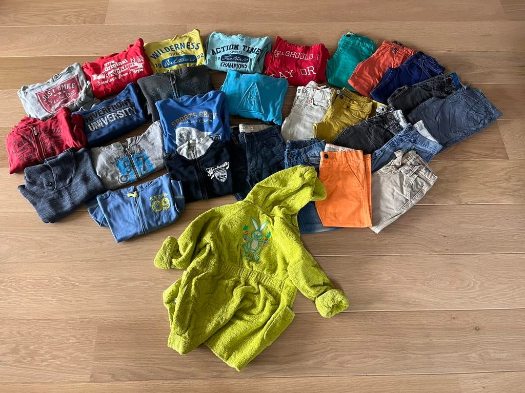 Jongenspakket maat 104, 28 stuks, Enlèvement, Utilisé, Taille 104