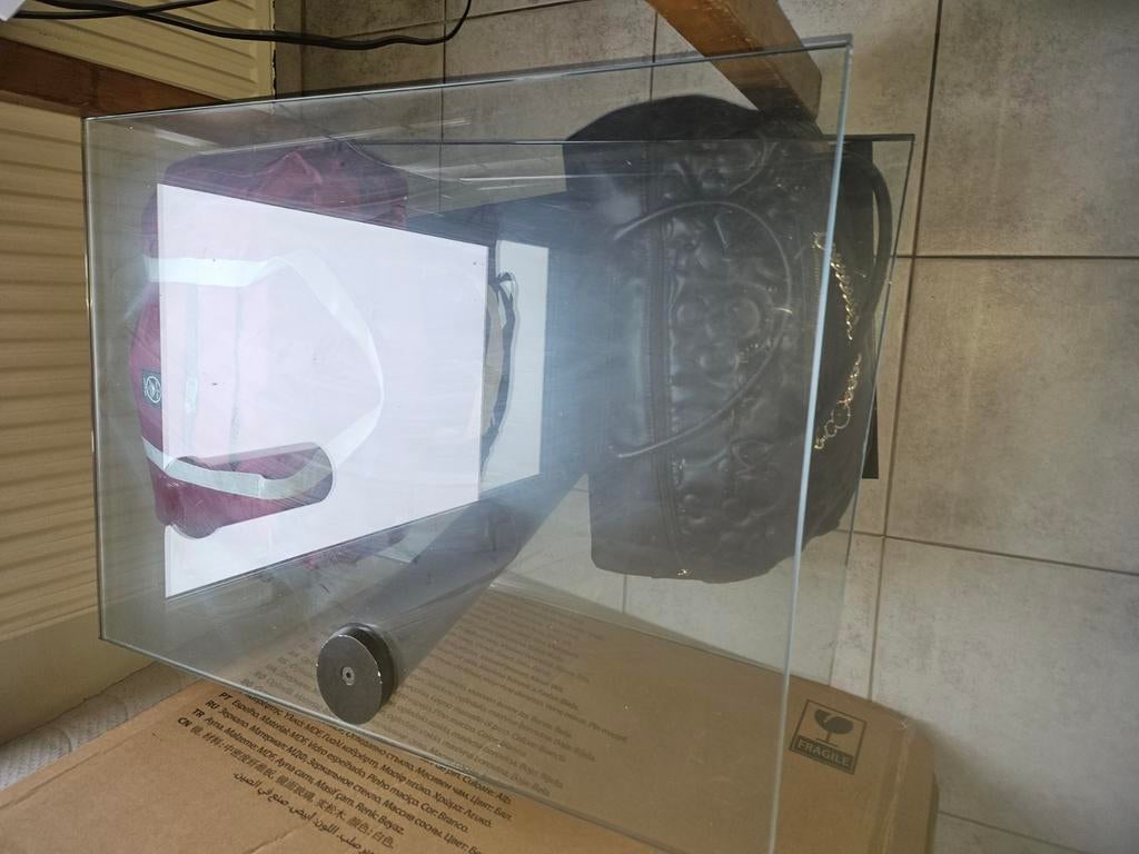 Glazen tv tafel Gratis, Ophalen, Zo goed als nieuw