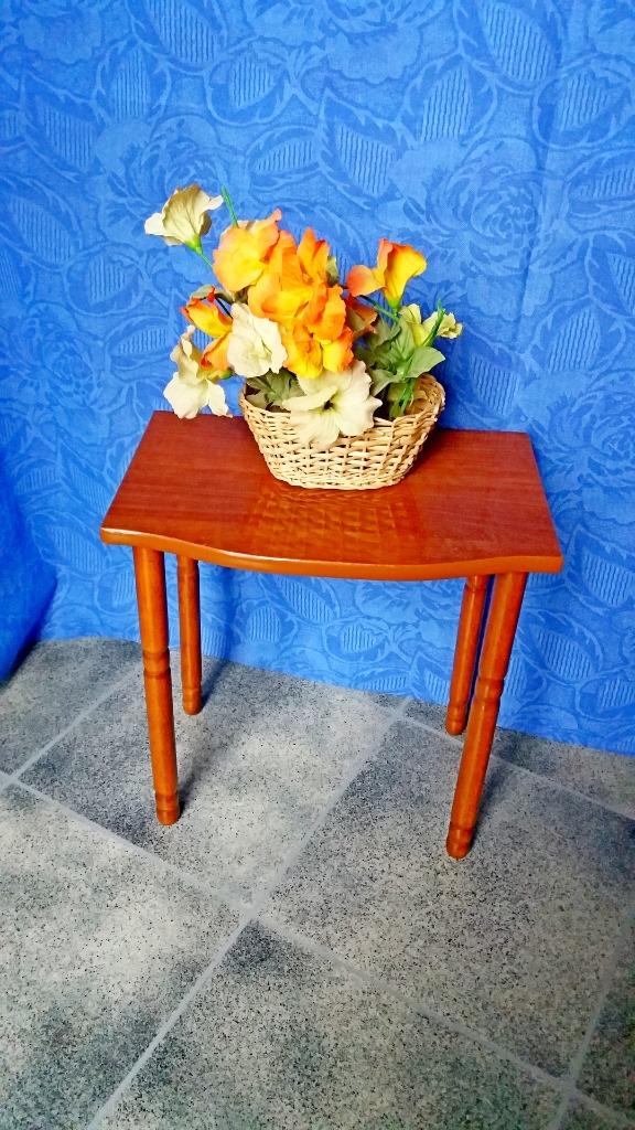 kleine houten nesttafels, Ophalen of Verzenden, Overige materialen