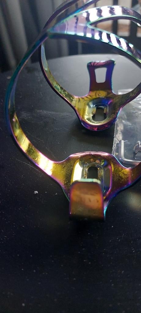 Regenboog  bidon houder, Fietsen en Brommers, Fietsaccessoires | Overige Fietsaccessoires, Ophalen of Verzenden, Zo goed als nieuw