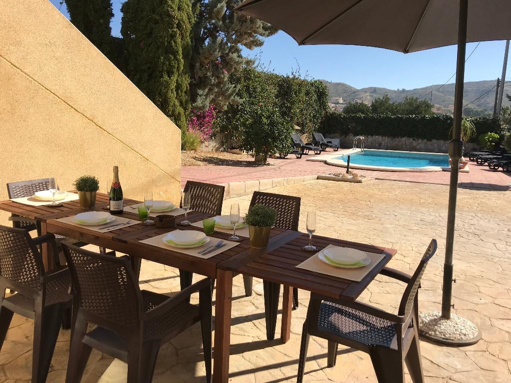 Vakantievilla Alicante 8 pers (4slk/4bad) 850 eur april/mei, 8 personen, 4 of meer slaapkamers, Costa Blanca, Open haard