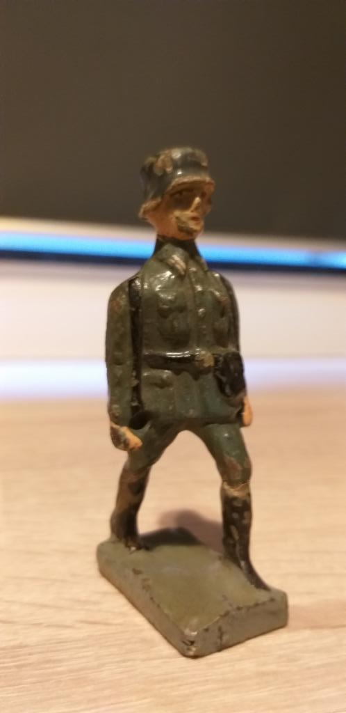 Soldat allemand, Collections, Enlèvement