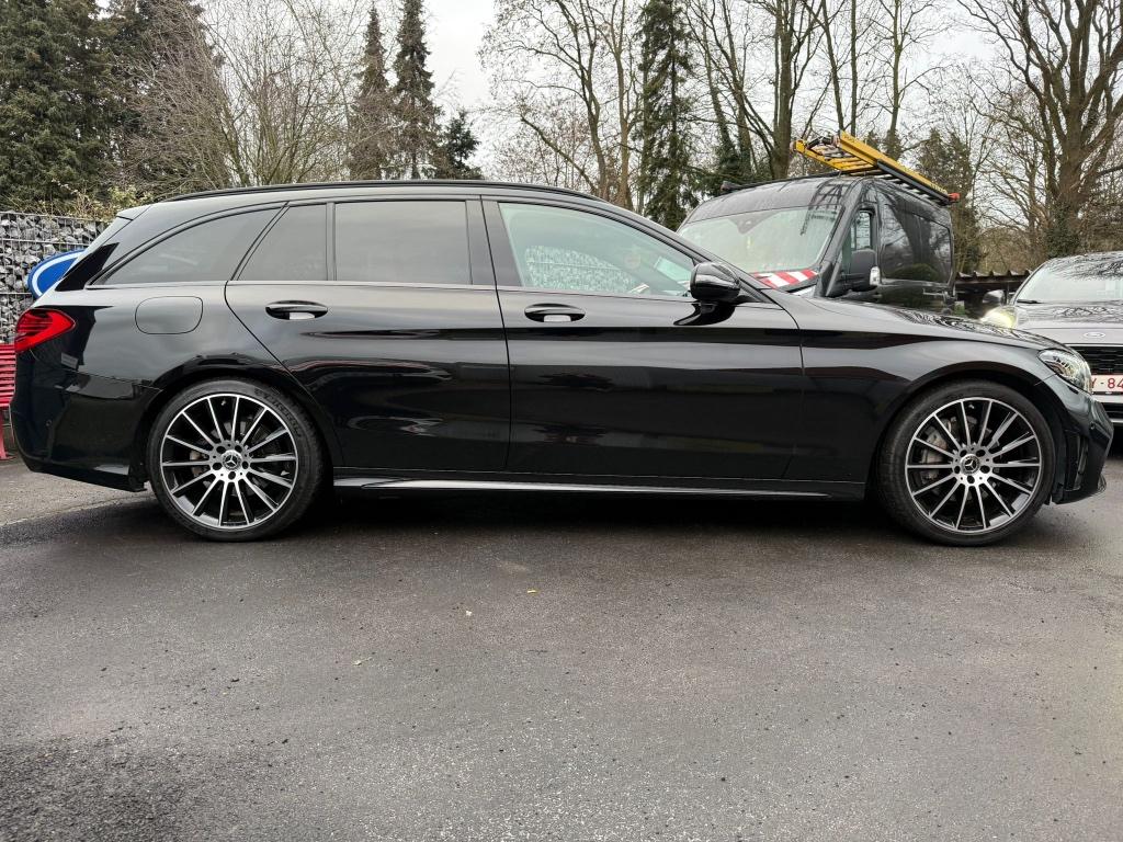 Mercedes C200 Break AMG Line, Auto's, Automaat, 4 cilinders, https://public.car-pass.be/vhr/4fd5ef66-f844-424c-b44e-35213a620d12?lang=nl