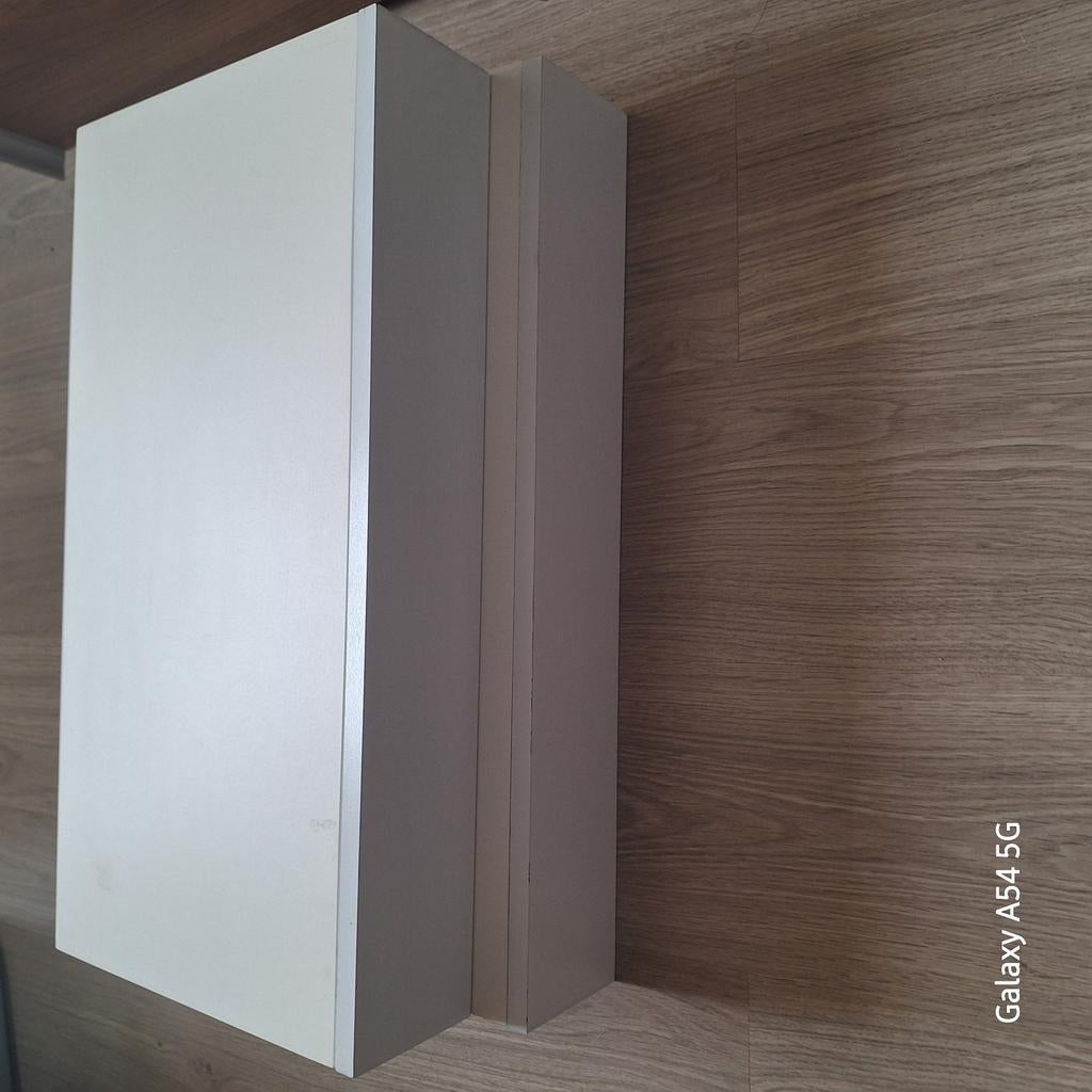 2 kastjes om aan de muur te hangen 48cmx25cmx8cm, 25 à 50 cm, Moins de 100 cm, Enlèvement, Utilisé