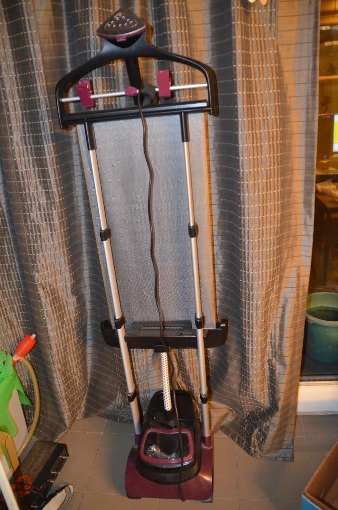 Elektrische Kledingstomer Rowenta, 800 watts ou plus, Enlèvement, Utilisé, Radiateur
