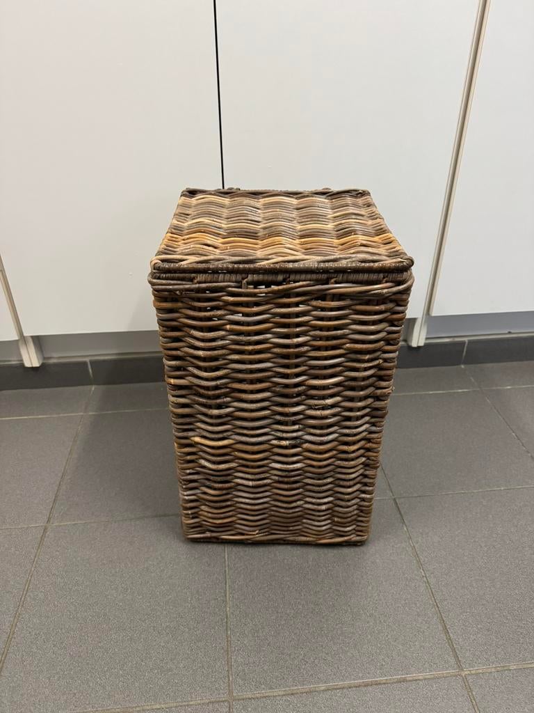 Rieten wasmand, Ophalen, Zo goed als nieuw