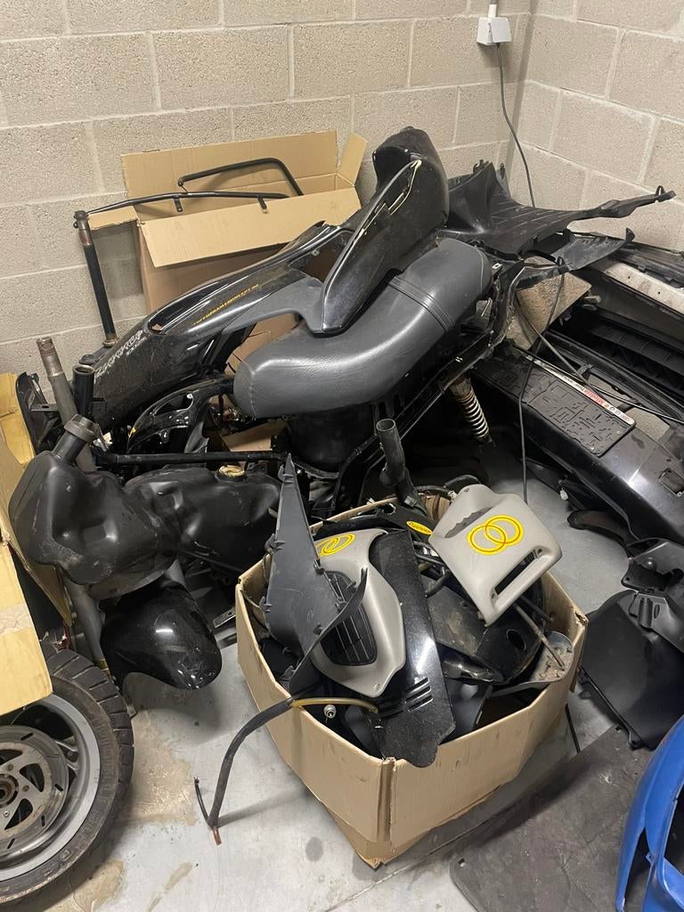 Gilera Runner 125 DD in onderdelen, Motoren, Ophalen