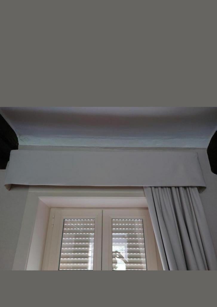 Lot de deux lambrequins de fenêtres 120 cms, Maison & Meubles, Enlèvement, Utilisé, Brun, 100 à 150 cm