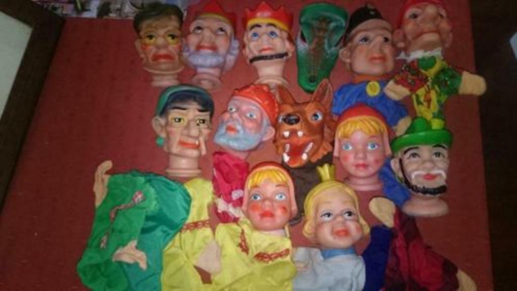 anciennes tetes de marionnettes + habits, Enlèvement ou Envoi