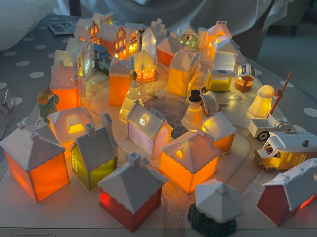 AH winterdorp met verlichting, Verzenden