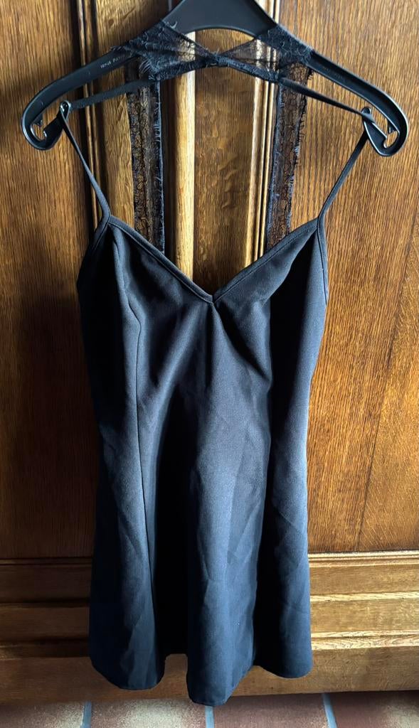 Zwart nachtjurkje/lingerie met kant M, MissGuided, Ophalen of Verzenden, Zwart, Nachtkleding