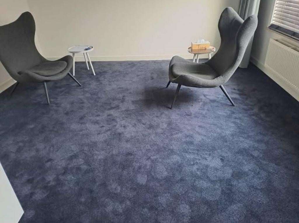 Blauw hoogwaardig tapijt, Maison & Meubles, Ameublement | Revêtements de sol, Enlèvement, Comme neuf, Bleu, Tapis