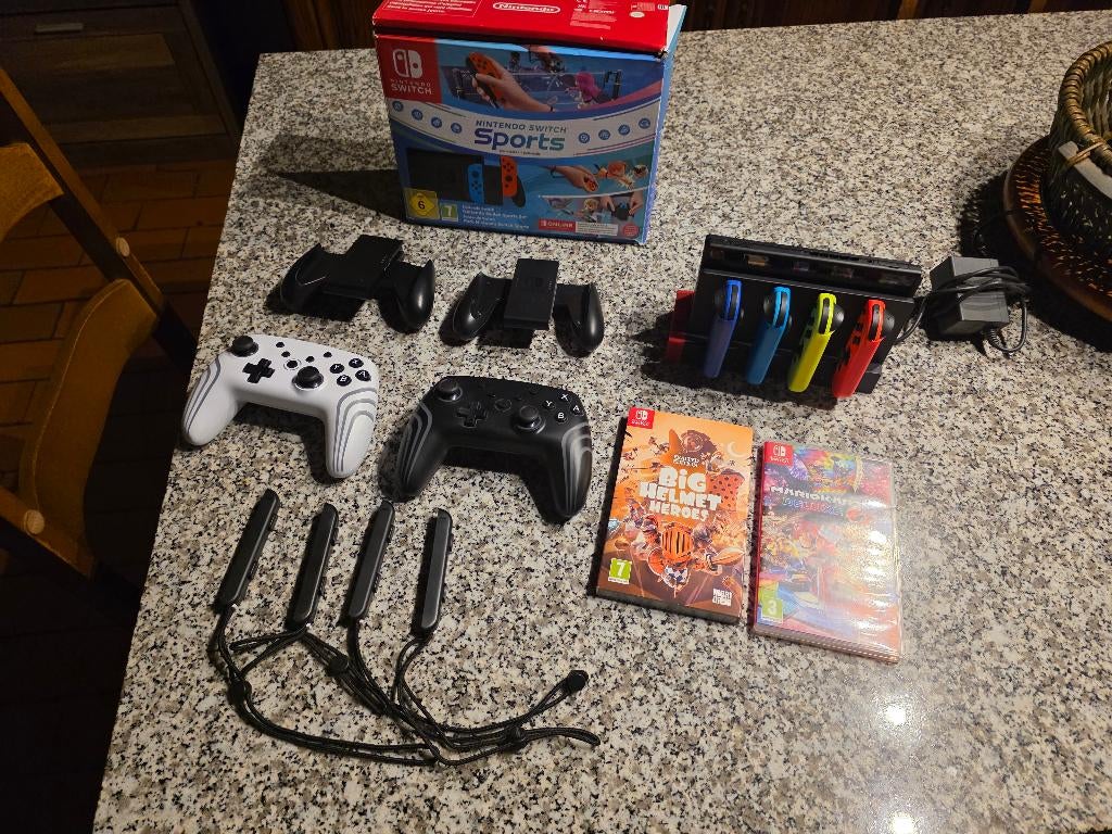 Nintendo switch + accessoires, Consoles de jeu & Jeux vidéo, Consoles de jeu | Nintendo Consoles | Accessoires, Enlèvement ou Envoi