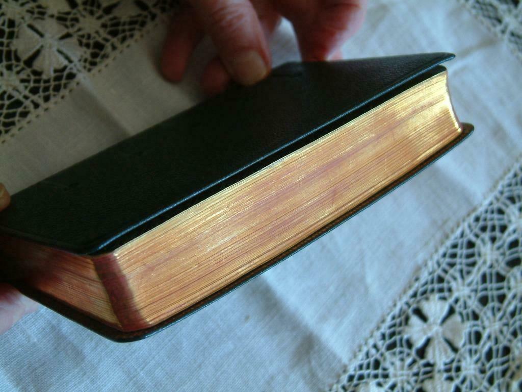 Missel des dimanches dans son étui à pression – 1957, Enlèvement ou Envoi, Comme neuf, Livre, Christianisme | Catholique