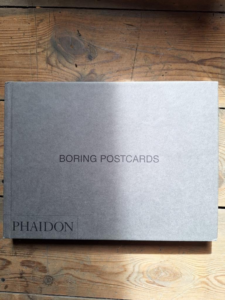 Martin Parr, Boring Postcards (Phaidon), Boeken, Ophalen of Verzenden, Zo goed als nieuw