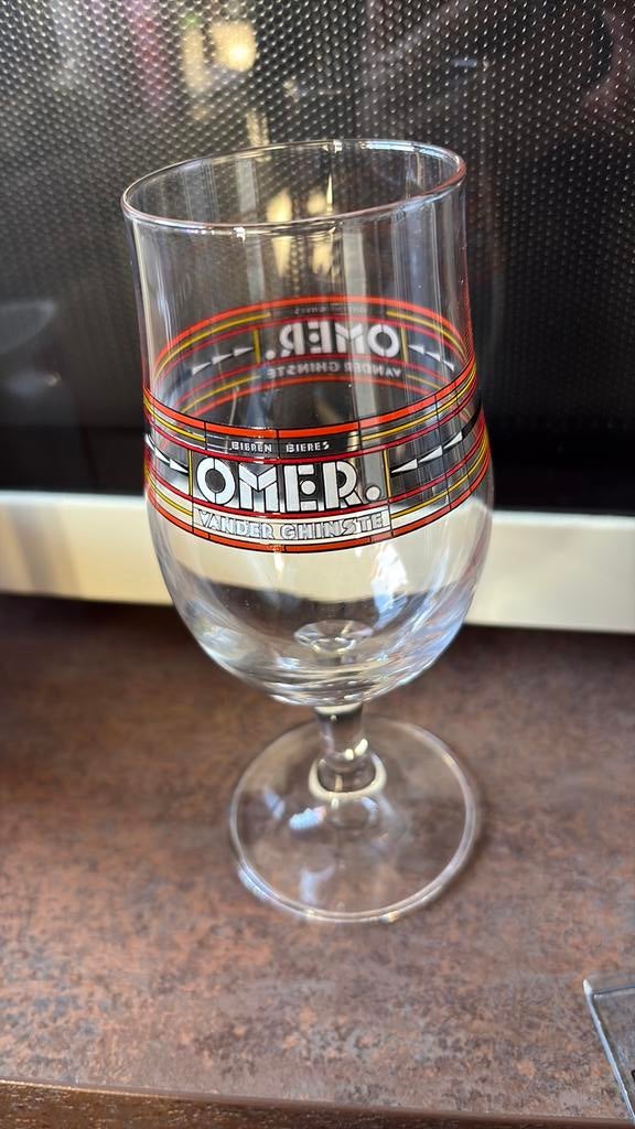 Omer vander ghinste glas, Verzamelen, Glas en Drinkglazen, Ophalen of Verzenden, Nieuw, Bierglas