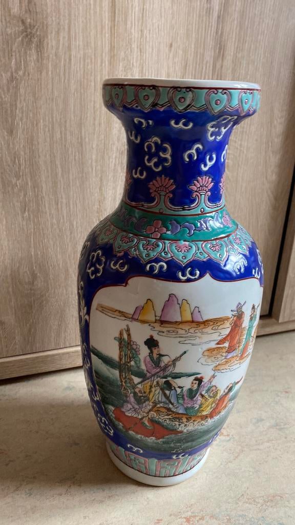 Vase chinois, Enlèvement