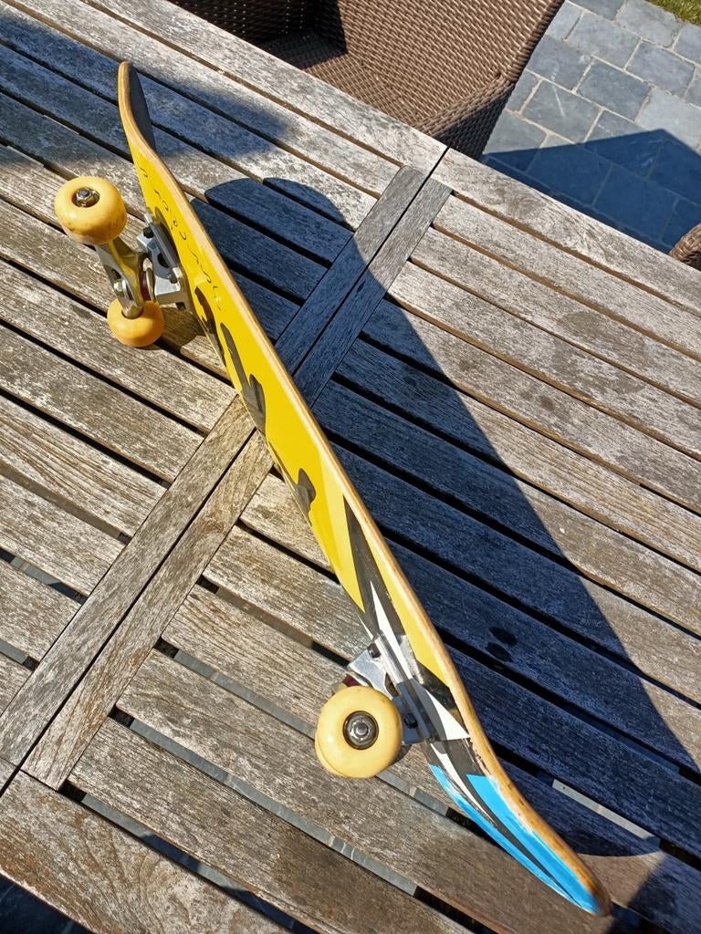 Free Barcelona skateboard met venture trucks, Enlèvement, Comme neuf, Skateboard