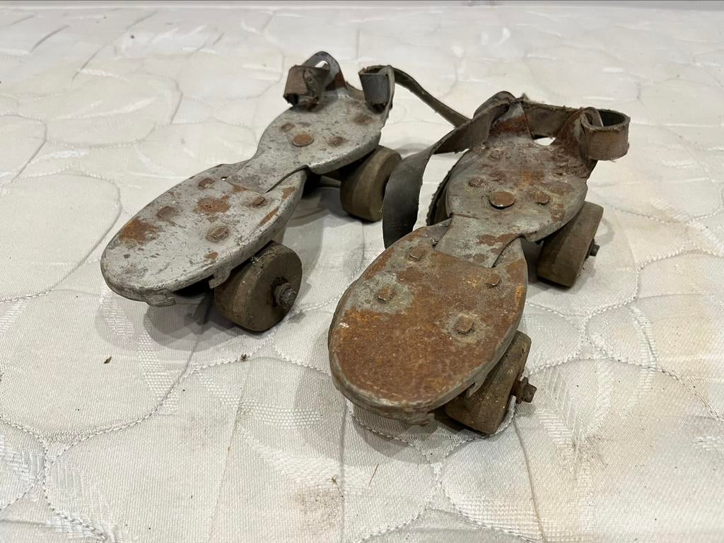 Paar oude kinderrolschaatsen uit de jaren 50, Antiek en Kunst