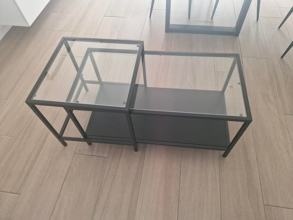 Table basse gigogne, Enlèvement, Verre