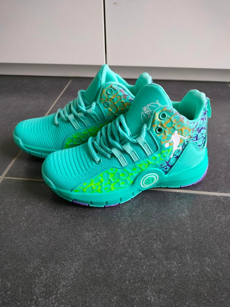 Nieuwe basketbalschoenen maat 36, Ophalen, Nieuw