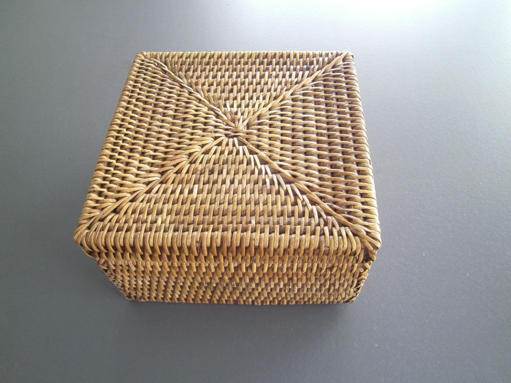 THEEDOOS 19 x 19 x 10 cm rieten, Huis en Inrichting, Ophalen of Verzenden, Zo goed als nieuw