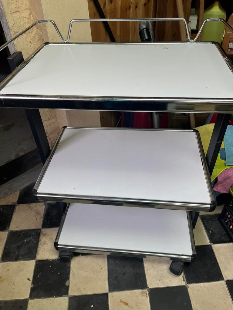 Verlaten kar met drie verdiepingen, Huis en Inrichting, Tafels | Sidetables, Gebruikt, Ophalen