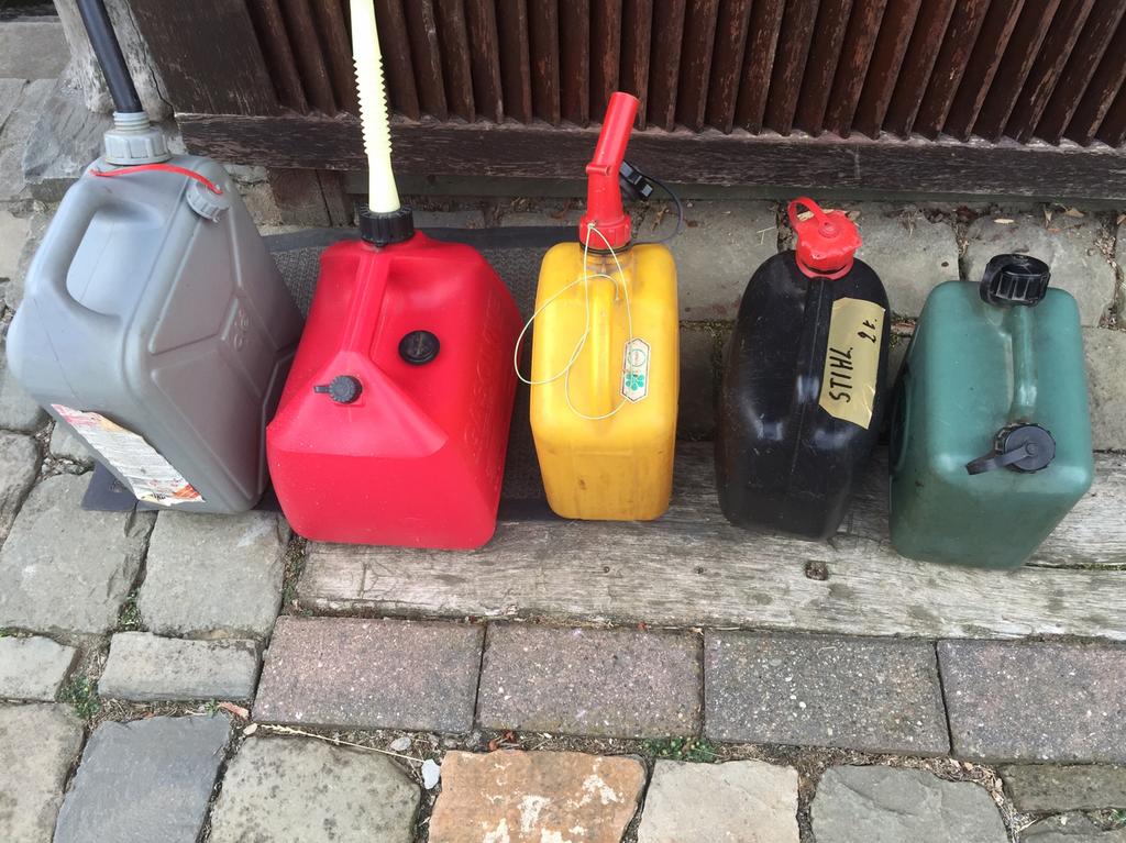 Bidon pour carburant, Enlèvement, Comme neuf