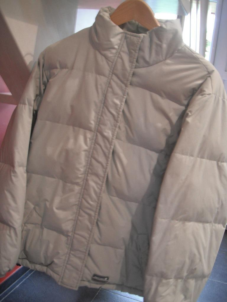 warme dons winterjas, merk: active swiss design, maat: 38, Kleding | Dames, Jassen | Winter, Ophalen of Verzenden, Gedragen, Maat 38/40 (M)