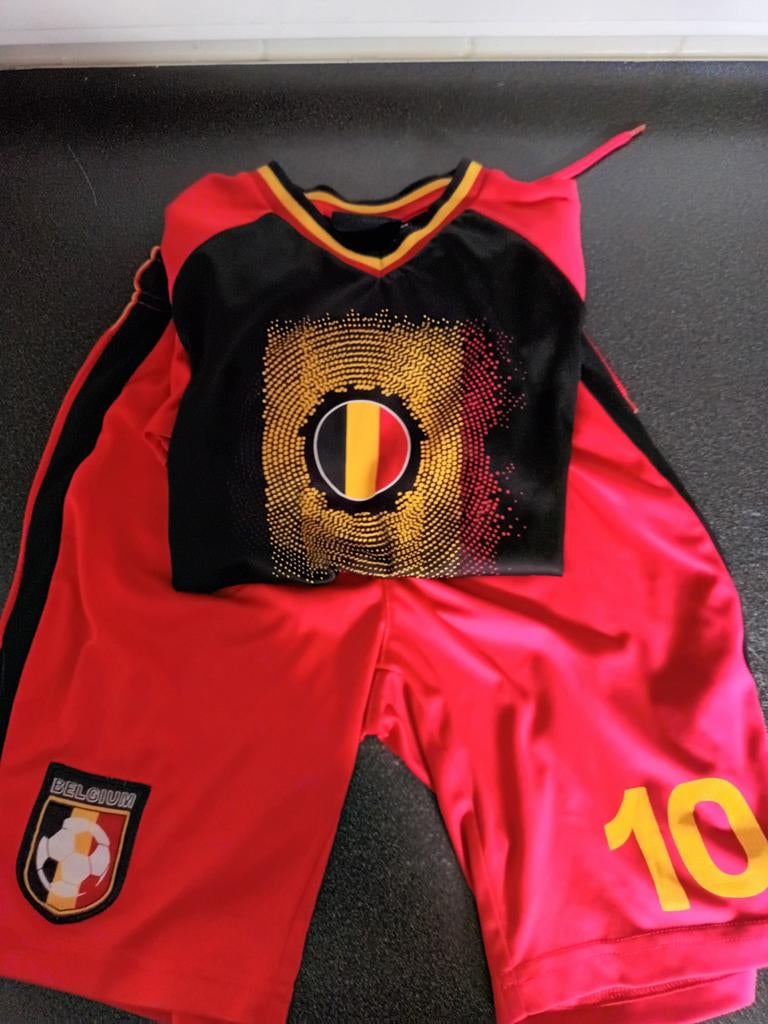 Voetbalkledij/ setje maat 140, Kinderen en Baby's, Kinderkleding | Maat 140, Ophalen, Gebruikt, C&A, Setje