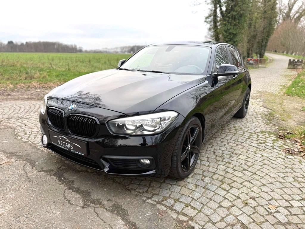 BMW 116I / CARPLAY / M-STUUR / CRUISE CONTROL / GARANTIE, 116 g/km, Zwart, 5 deurs, 3 cilinders