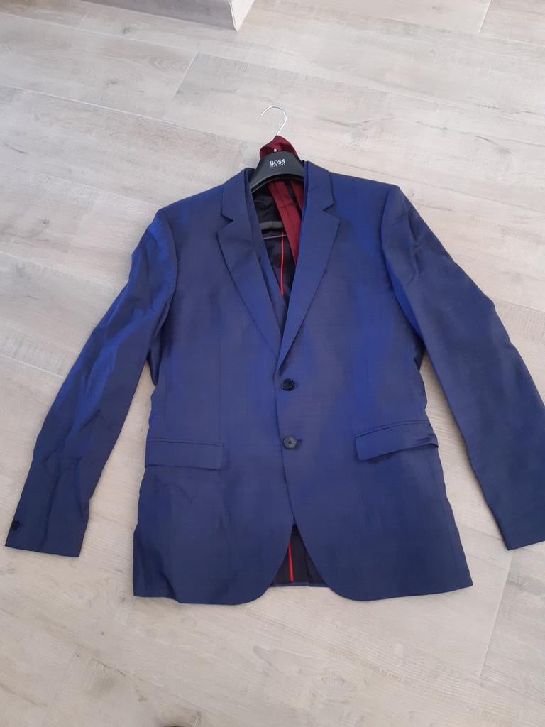 HUGO BOSS KOSTUUM 3 DELIG nu € 110, Ophalen of Verzenden, Zo goed als nieuw, Blauw, Hugo boss