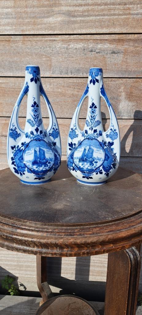 2 vase solitaire Delfts, Enlèvement