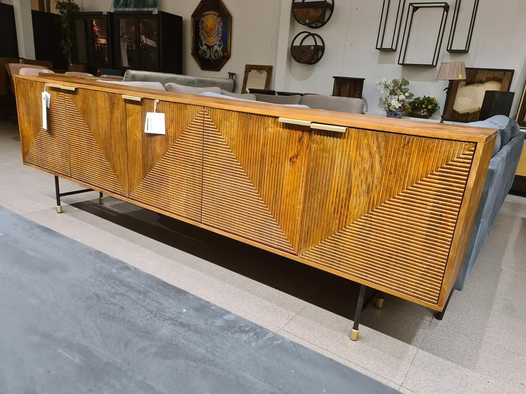 Buffet en noyer New Icatcers 254x79x40cm €675, 25 à 50 cm, Industrieel landelijk barok brocante koloniaal boheems vintage, 200 cm ou plus