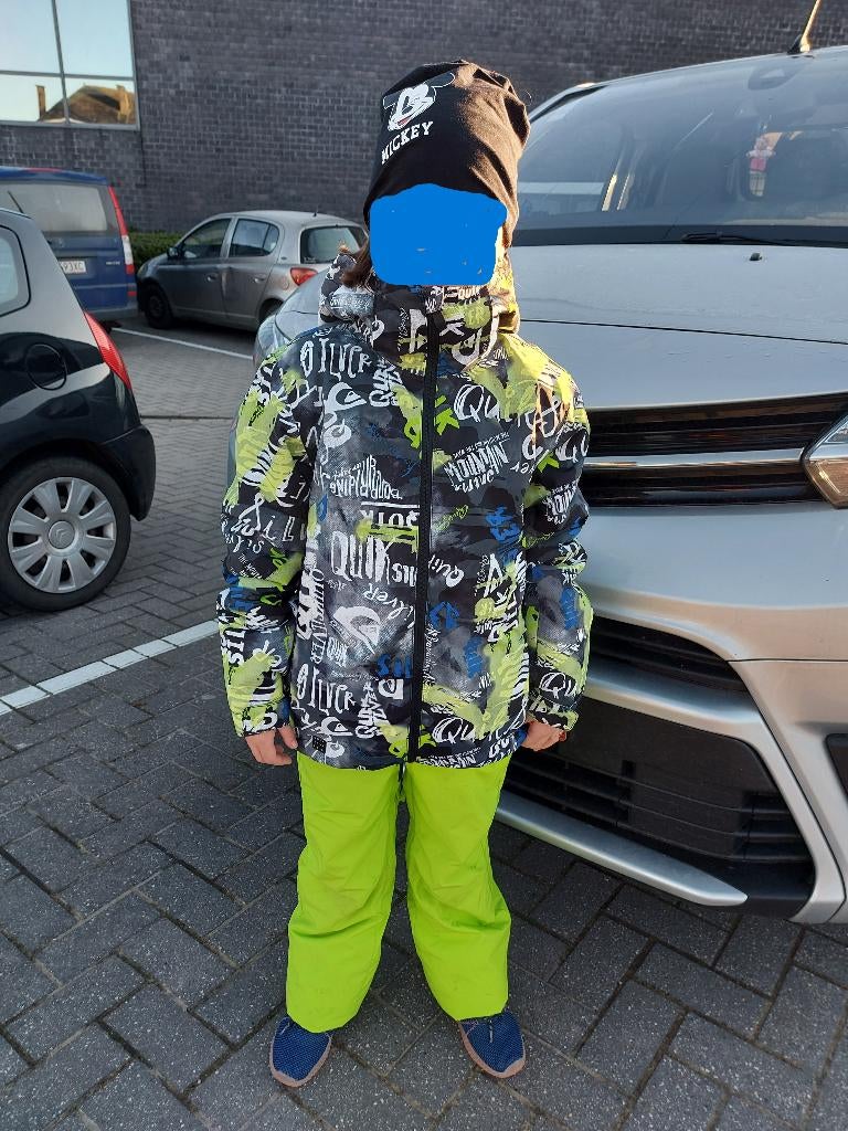 Mooie Ski-jas Quiksilver + bijhorende Ski-broek & helm, Zo goed als nieuw, Kleding, Ski, Ophalen