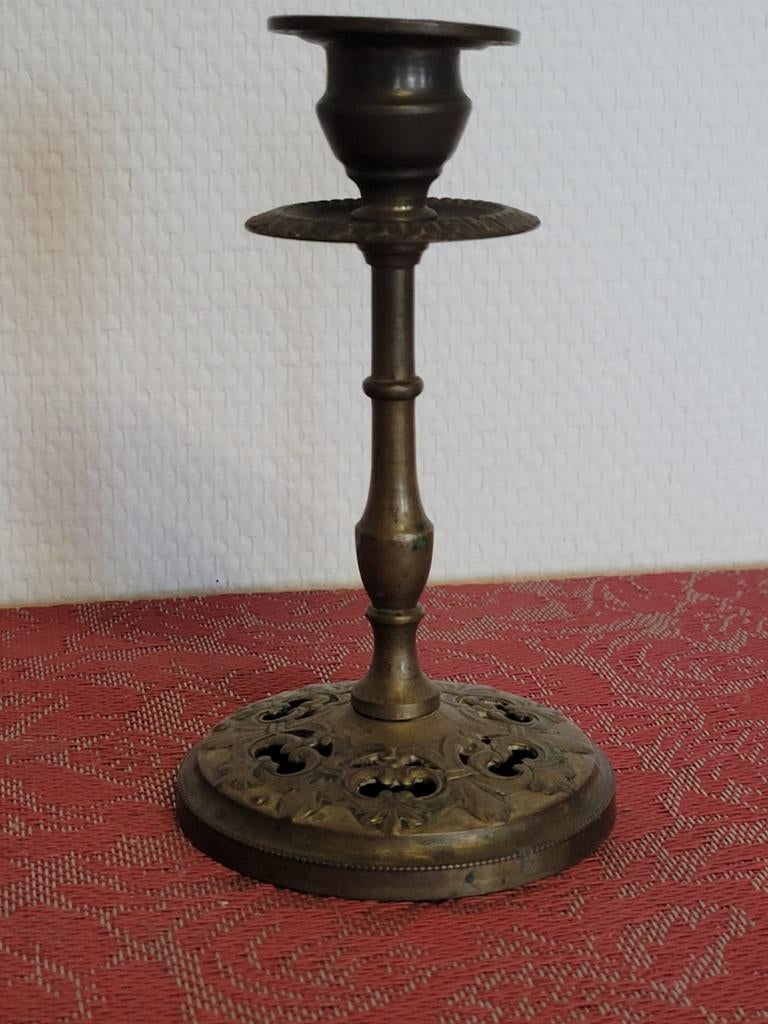 Bougeoir ancien cuivre jaune /antiquité, Envoi