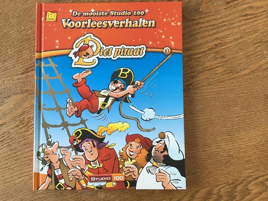 De mooiste studio 100 voorleesverhalen Piet Piraat, Ophalen, Fictie algemeen, Jongen of Meisje, Zo goed als nieuw