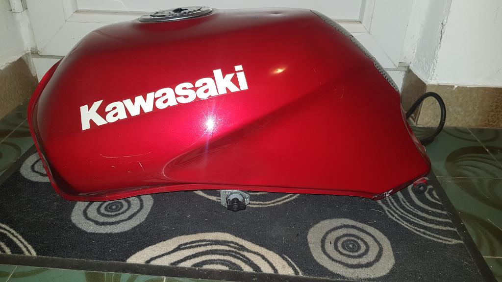 Benzine Tank Kawasaki GPZ 1100 1995-1998 GPZ1100 ZX1100E, Motos, Enlèvement ou Envoi