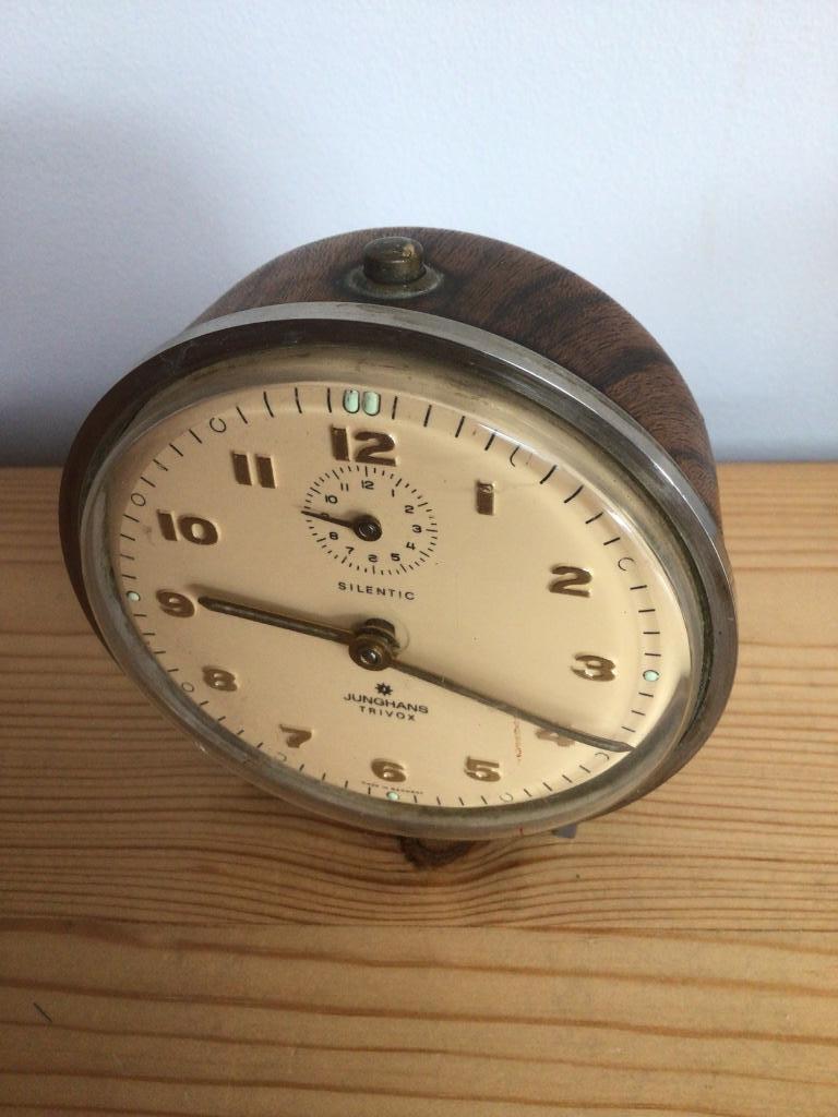 Jolie reveil junghans trivox silentic, Enlèvement